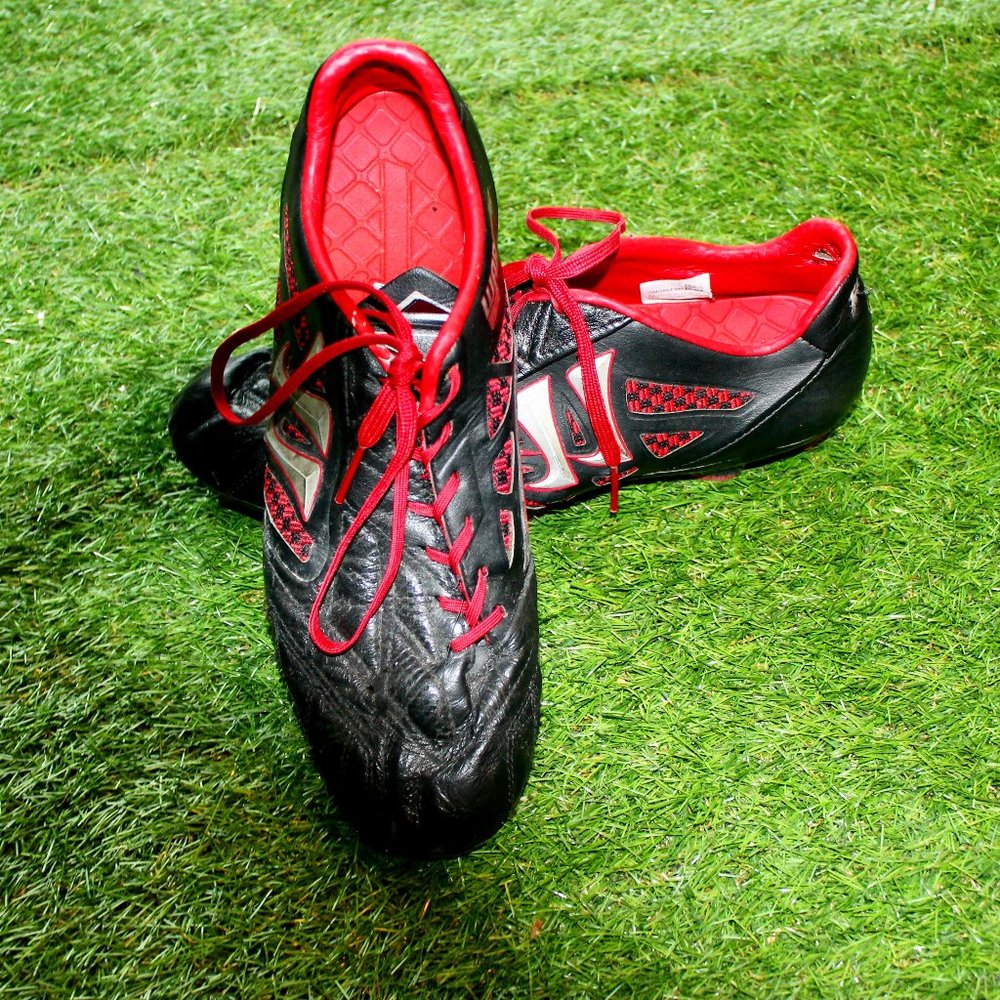 Warrior Men's Turf Soccer Shoes - Size 10, Used but great condition